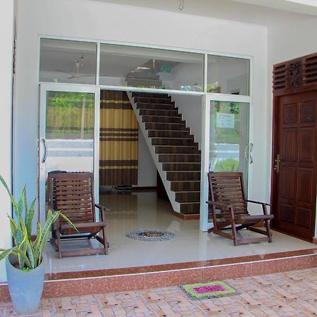 Sasmika Villa Surf And Yoga Hostel Weligama Exterior photo