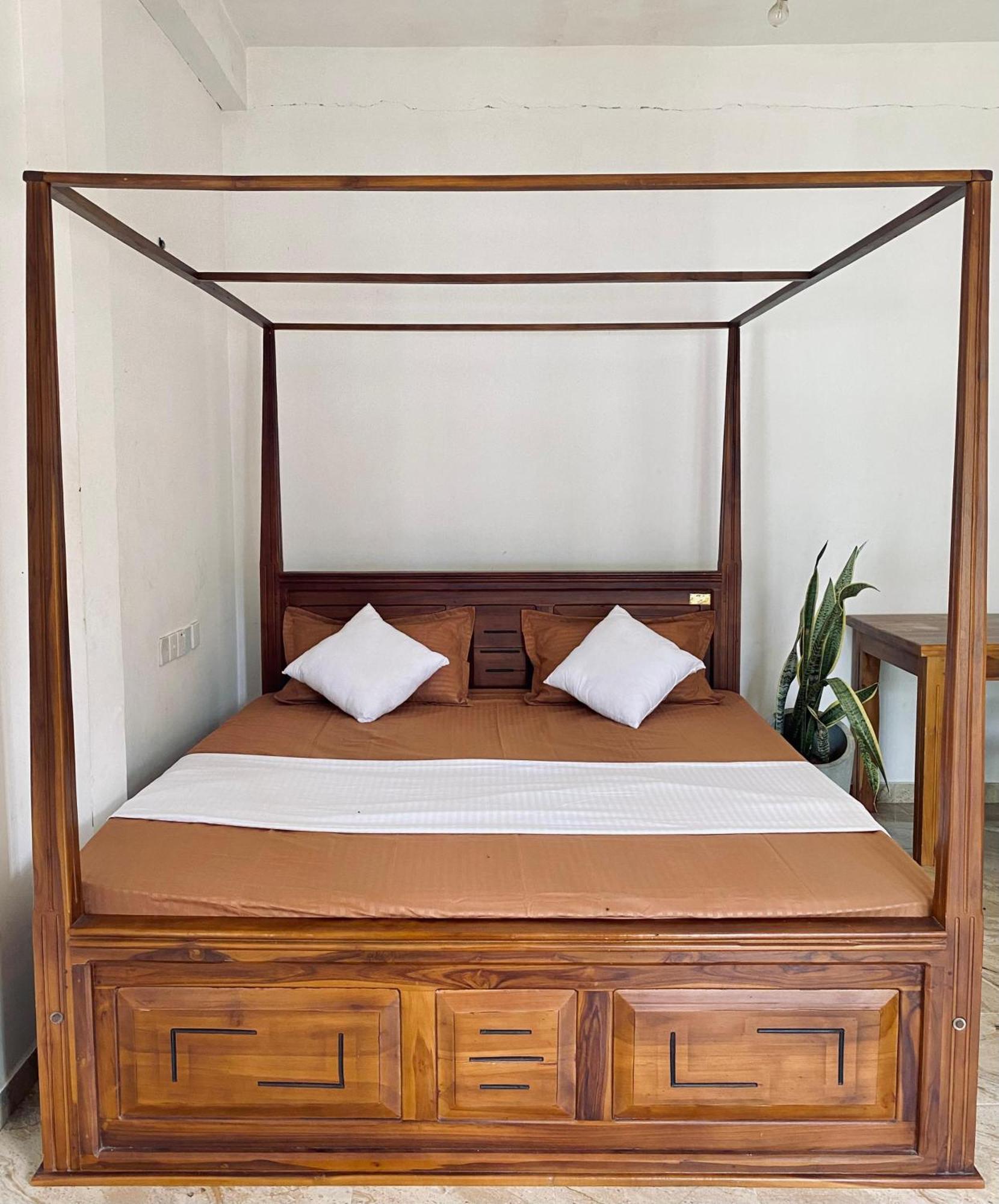 Sasmika Villa Surf And Yoga Hostel Weligama Exterior photo
