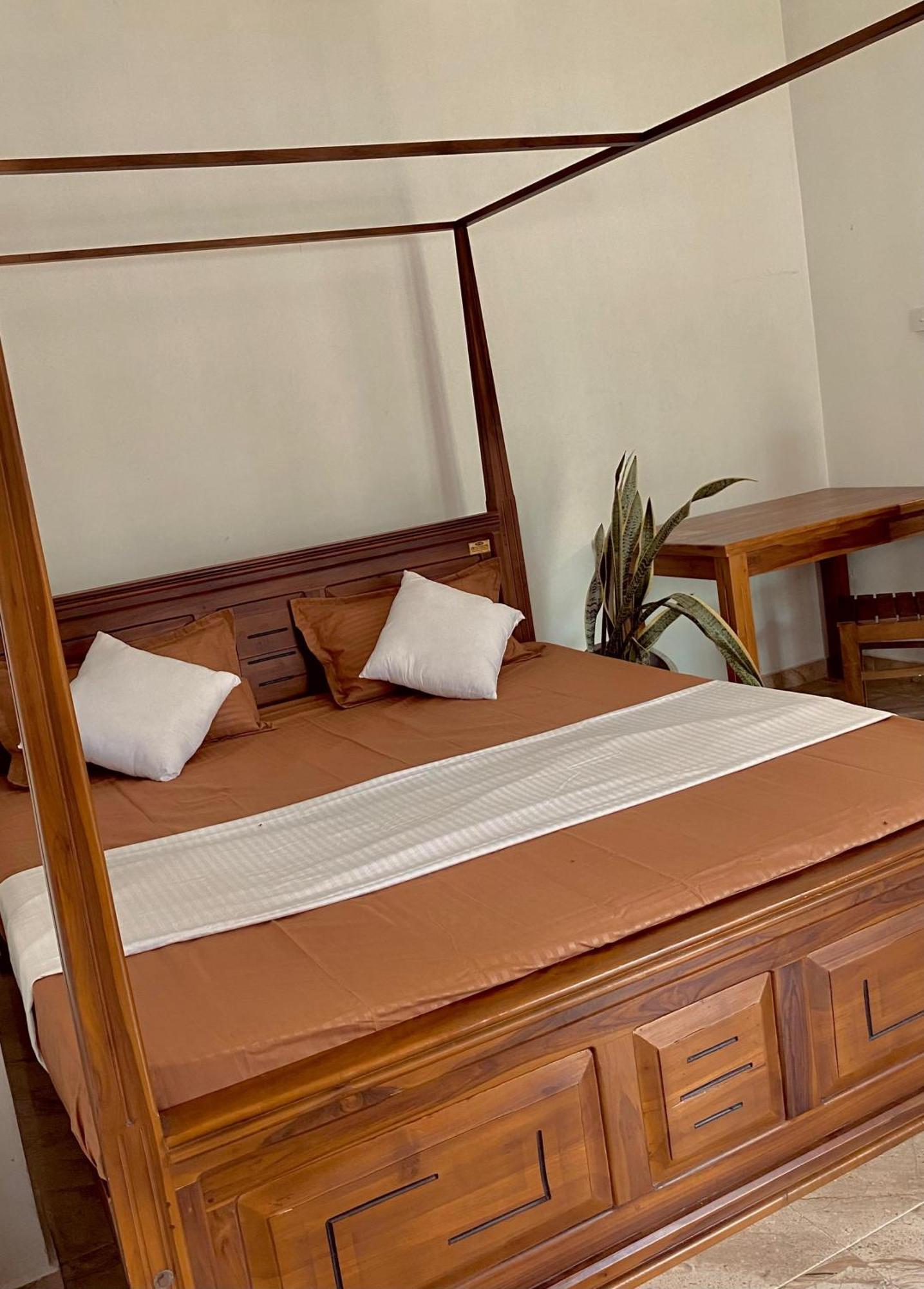 Sasmika Villa Surf And Yoga Hostel Weligama Exterior photo