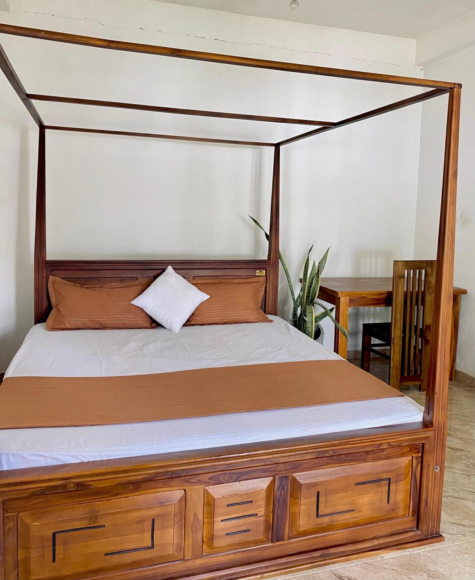 Sasmika Villa Surf And Yoga Hostel Weligama Exterior photo