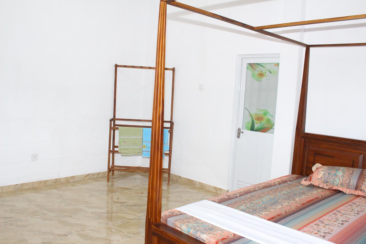 Sasmika Villa Surf And Yoga Hostel Weligama Exterior photo