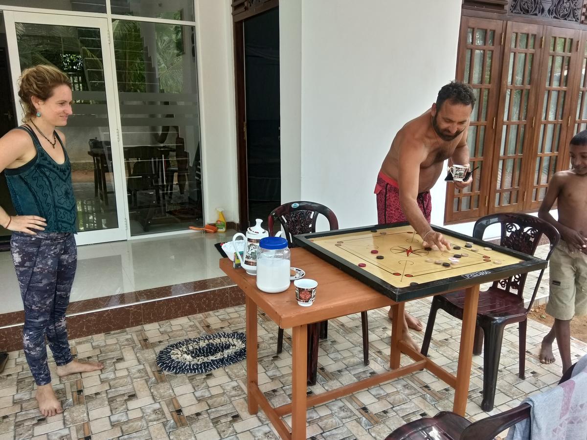 Sasmika Villa Surf And Yoga Hostel Weligama Exterior photo
